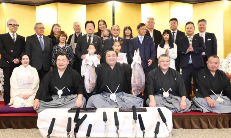 Киришима Б.Лхагвсүрэнд озэки цолыг нь эргүүлэн олголоо