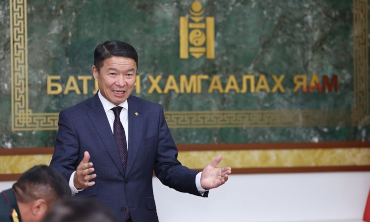 УИХ дахь АН-ын бүлэг Батлан хамгаалахын сайд Д.Батлутыг огцруулах шаардлага хүргүүлнэ