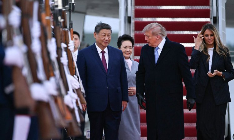 АНУ-д айлчилж буй БНХАУ-ын дарга Ши Жиньпинийг Дональд Трамп биечлэн угтав